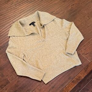 White House Black Market Beige V-Neck Sweater with large collar - small